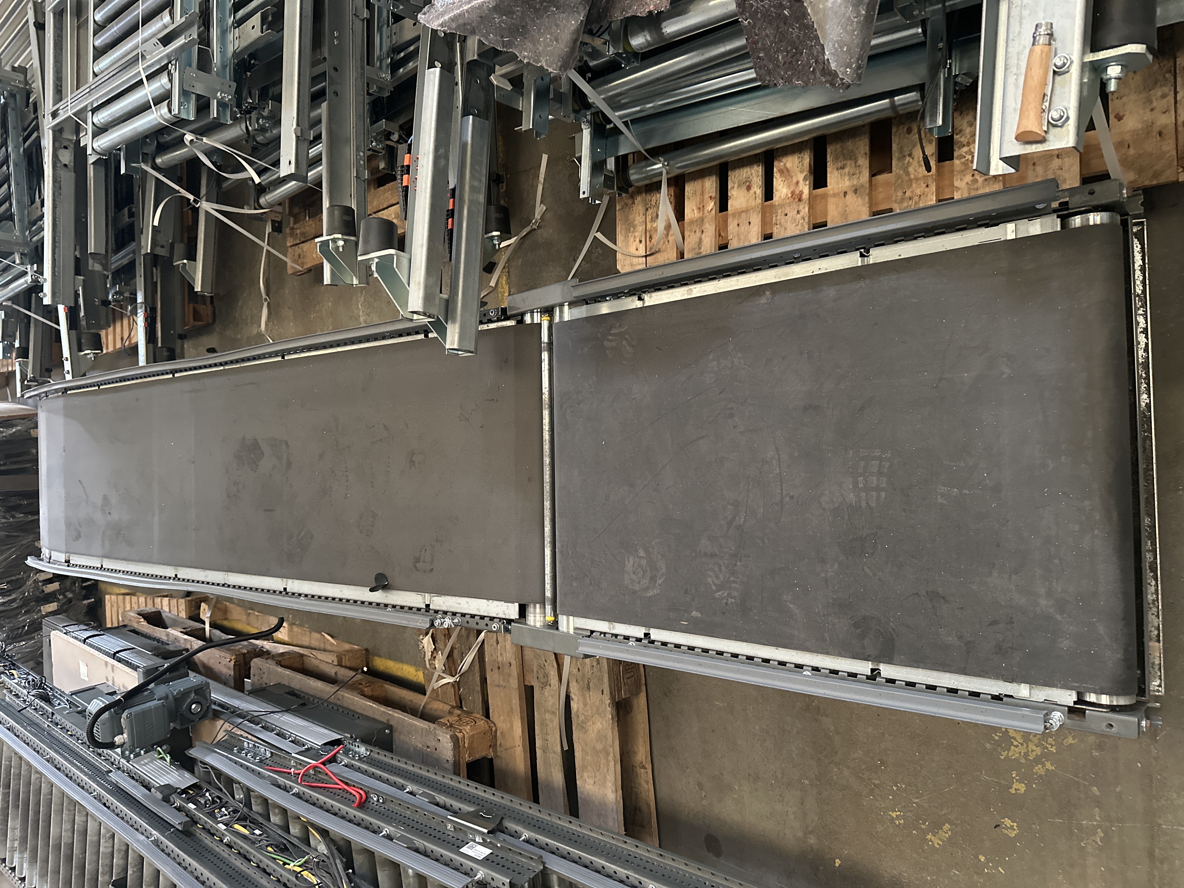 Convoyeur à bandes inclinée